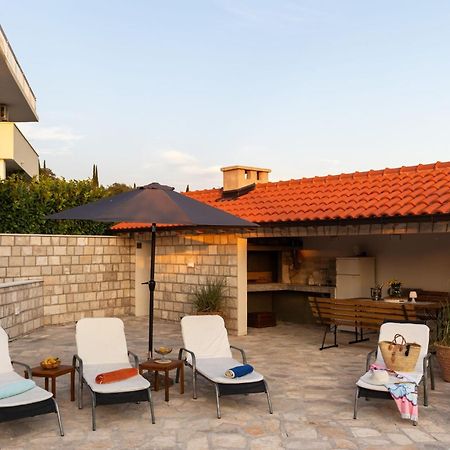 Villa Source With Private Pool Pridvorje Kültér fotó