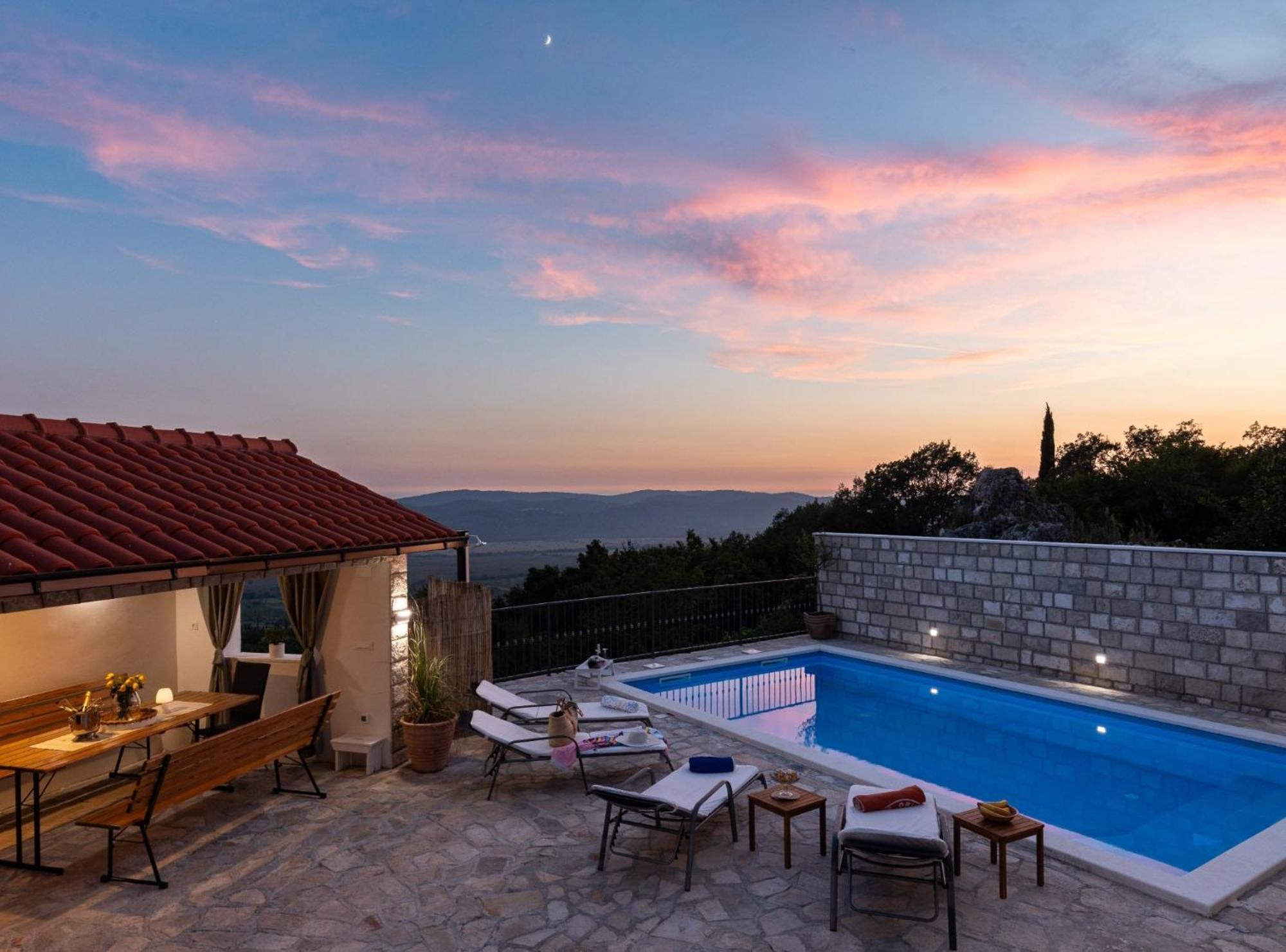 Villa Source With Private Pool Pridvorje Kültér fotó