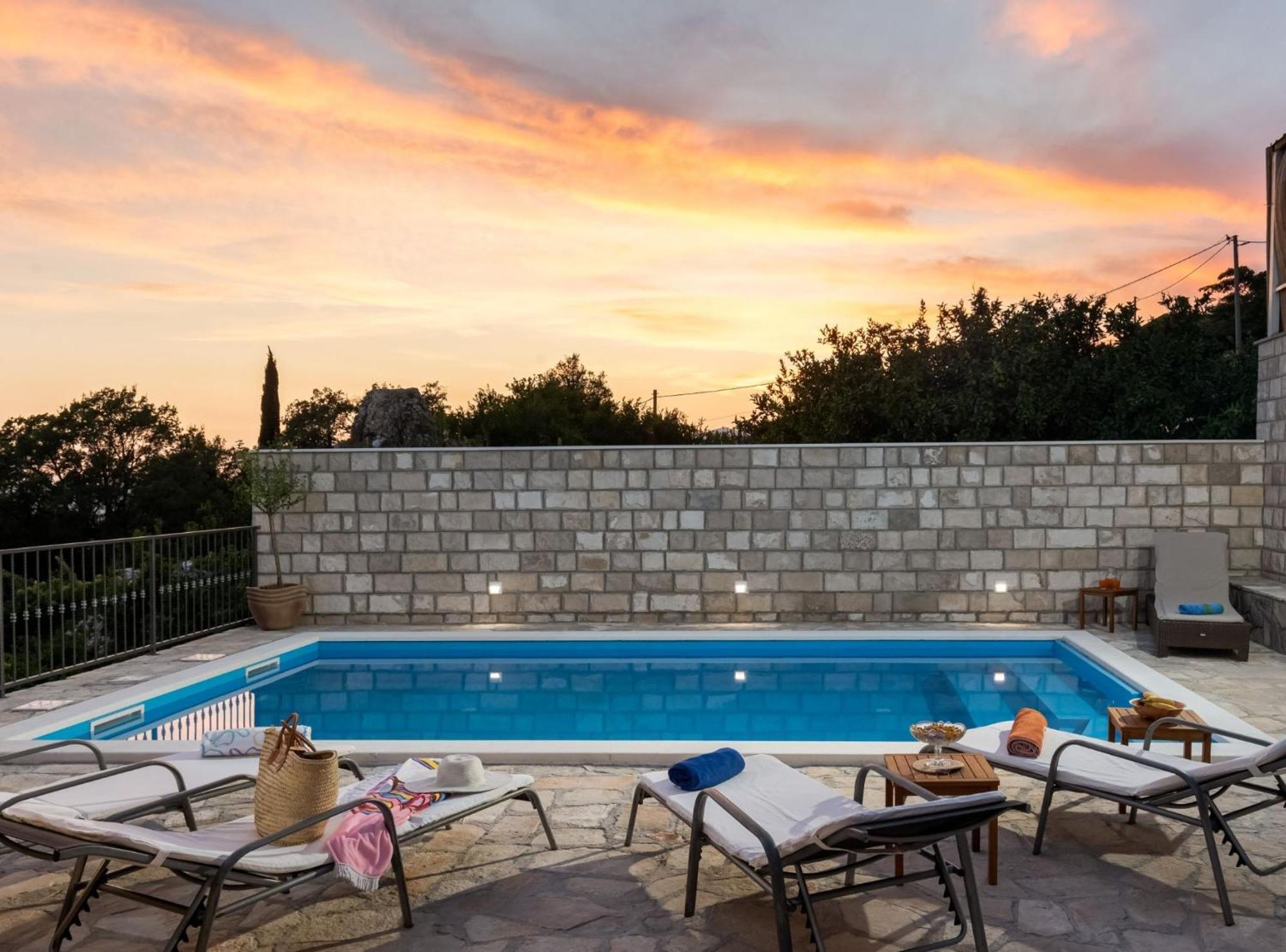 Villa Source With Private Pool Pridvorje Kültér fotó