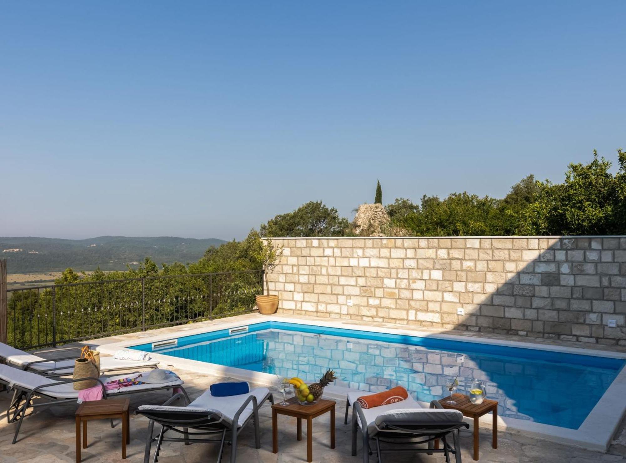 Villa Source With Private Pool Pridvorje Kültér fotó