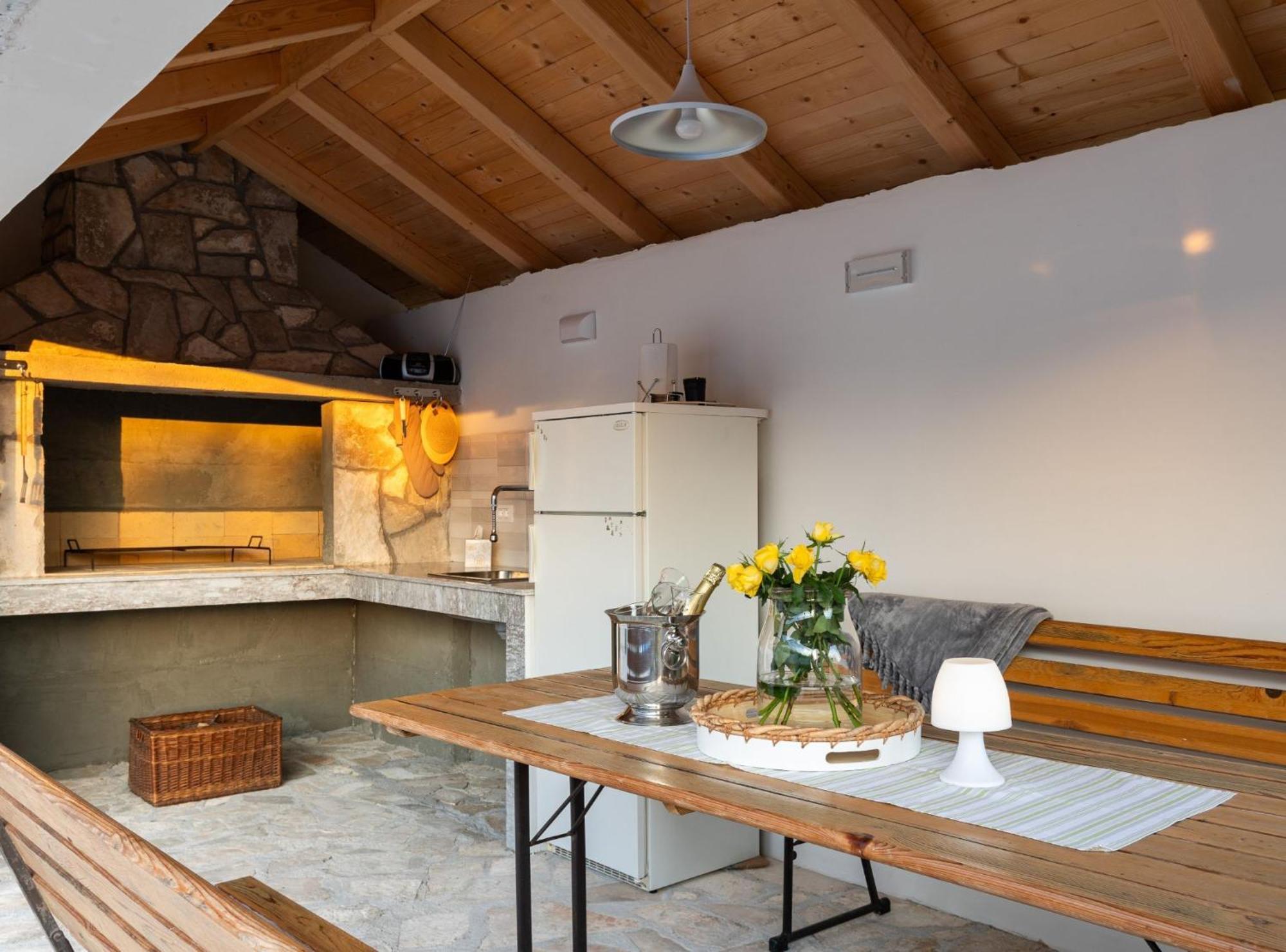 Villa Source With Private Pool Pridvorje Kültér fotó