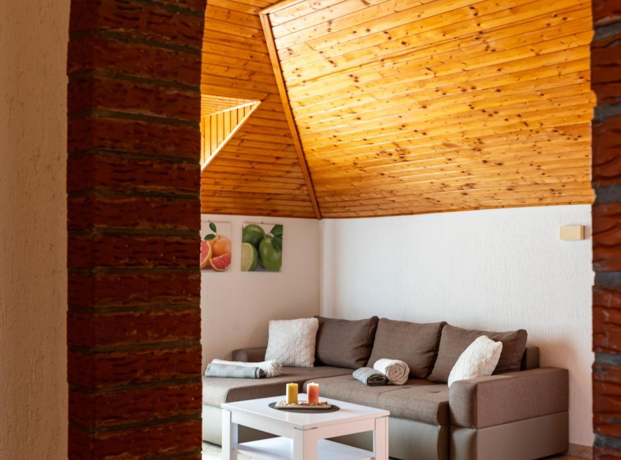 Villa Source With Private Pool Pridvorje Kültér fotó
